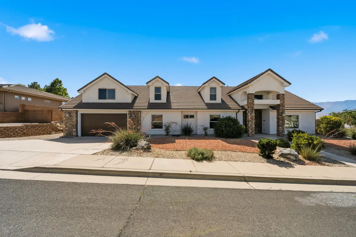222 S Valley View Dr, Hurricane, UT 84737 - #1