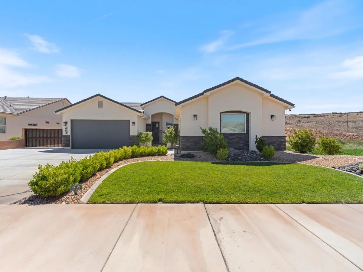 624 N Sandy Talus Dr, Washington, UT 84780 - #1
