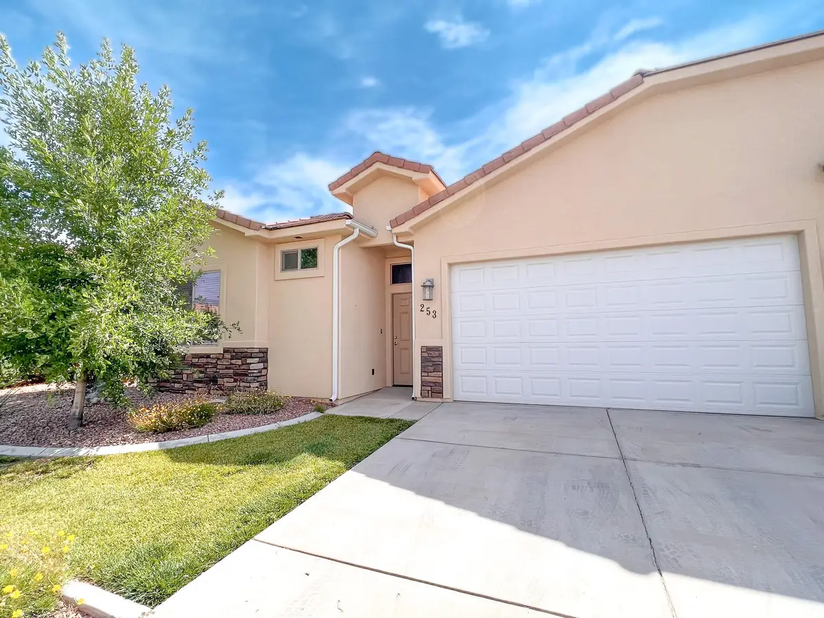 253 N 2530, Hurricane, UT 84737 - #1