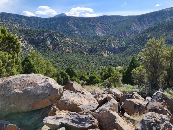 3747 S Old Highway 91, New Harmony, UT 84757