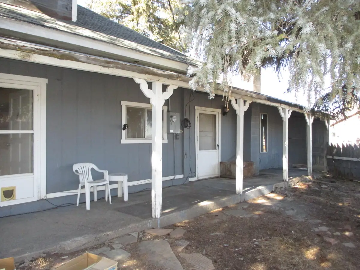 76 W Center St, Hatch, UT 84735 - #1