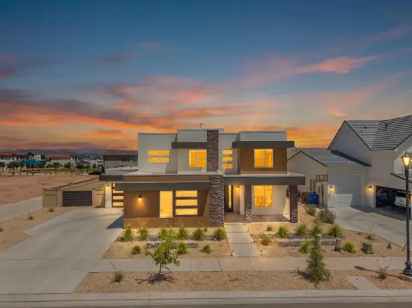 552 W Canyon Pine Dr, St George, UT 84790