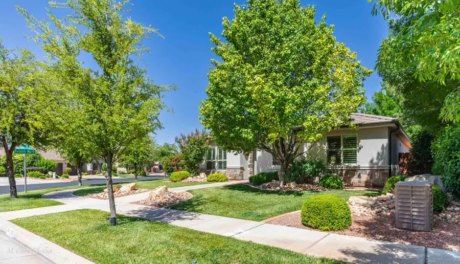 110 S Chalon Dr, Saint George, UT 84770 - #2