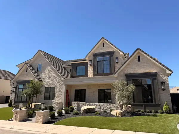 663 E Chloe Ln, Washington, UT 84780