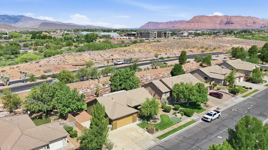 1083 N 2190, Saint George, UT 84770 - #3