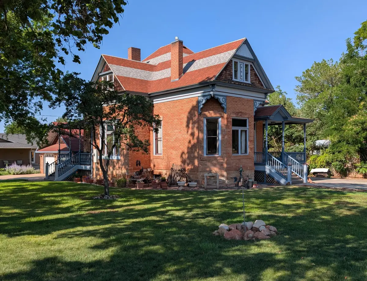 17 W 100, Kanab, UT 84741 - #1