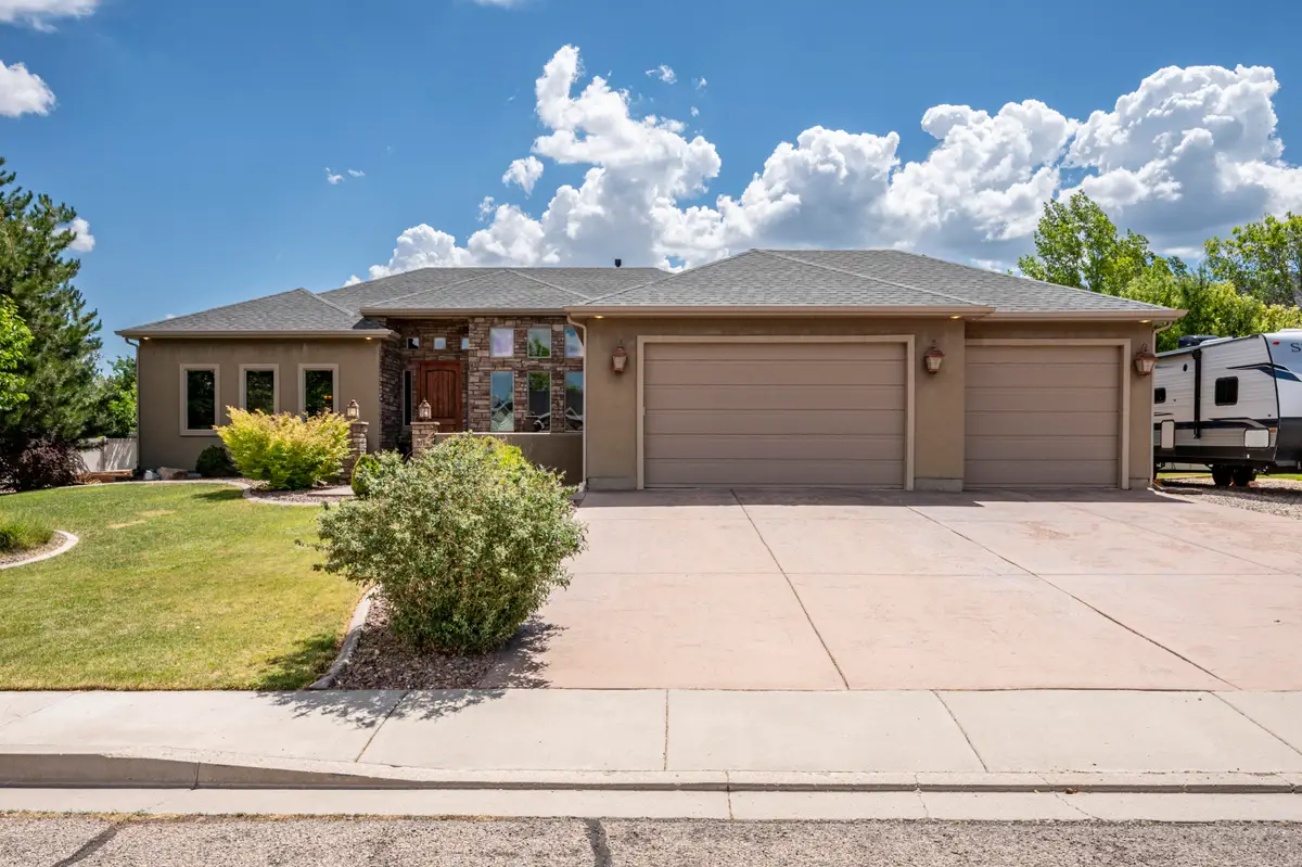 5112 Mountain View Cir, Enoch, UT 84721 - #1