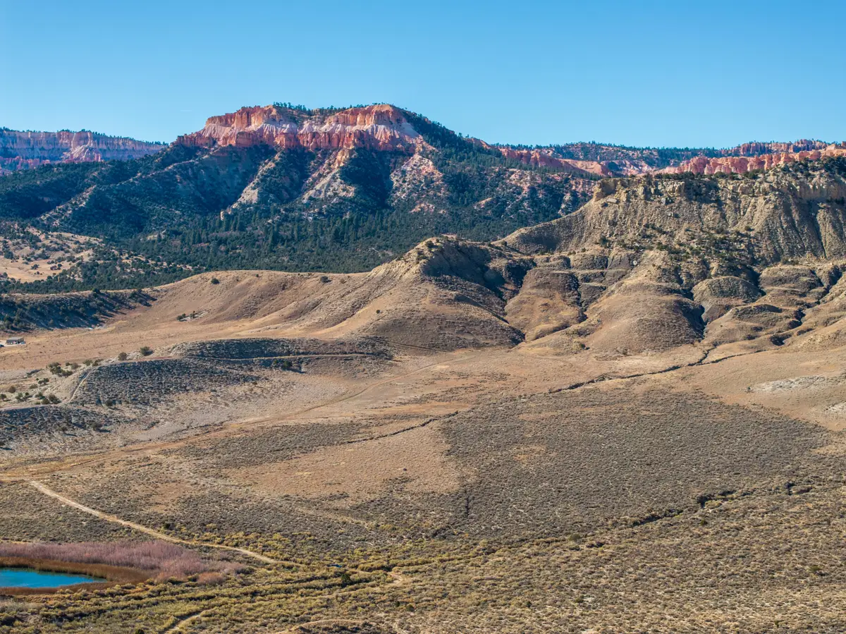 1040 W Under The Rim Rd, Tropic, UT 84776 - #1