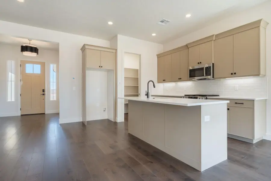 1014 W Frank Ave, Toquerville, UT 84774 - #3