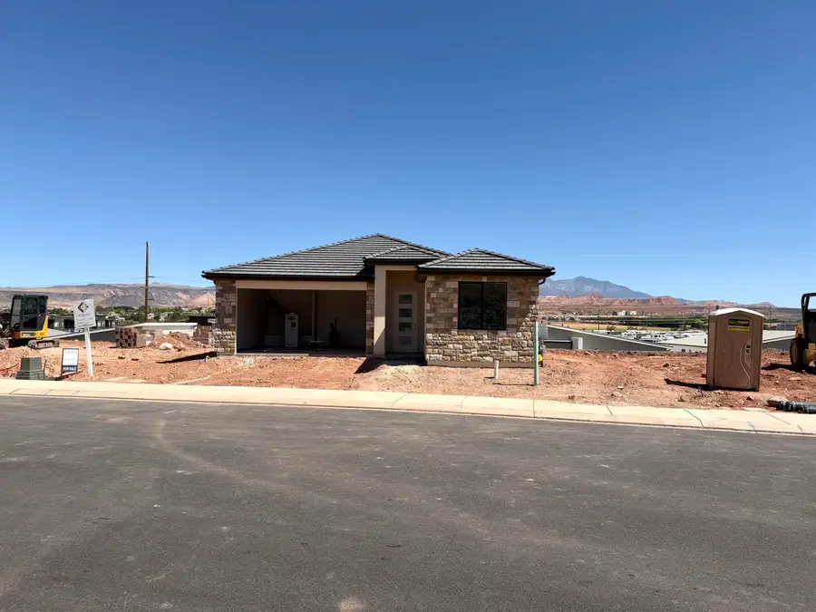 907 E Coyote Crest Dr, Washington, UT 84780 - #2