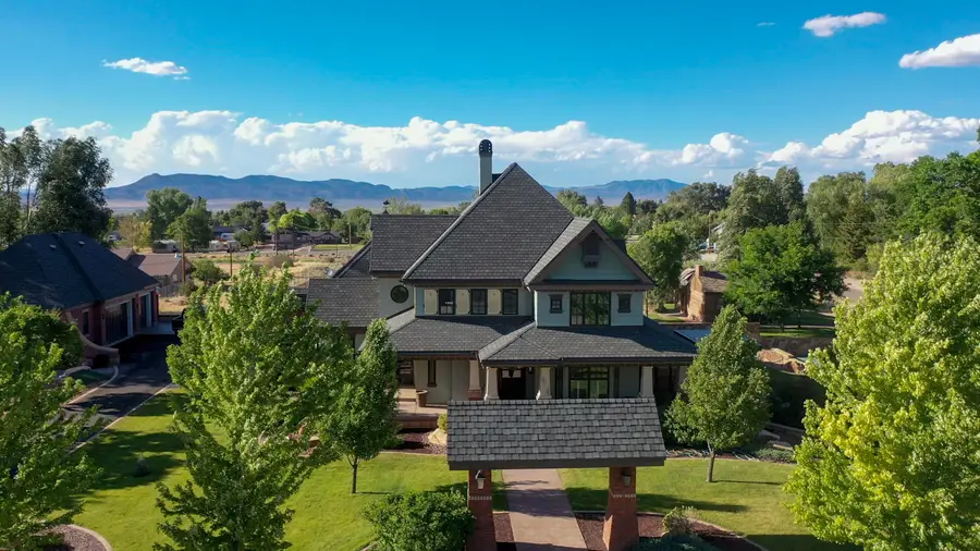 426 W Center St, Parowan, UT 84761 - #2