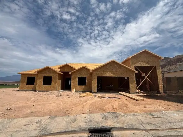 1014 W Rock View Dr, Hurricane, UT 84737