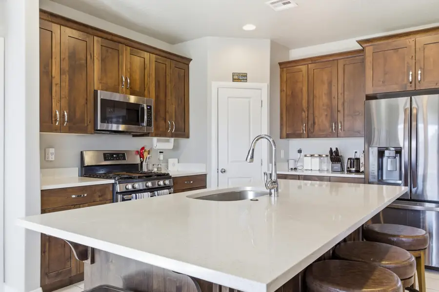1029 N Casitas Hill Lp, Washington, UT 84780 - #3