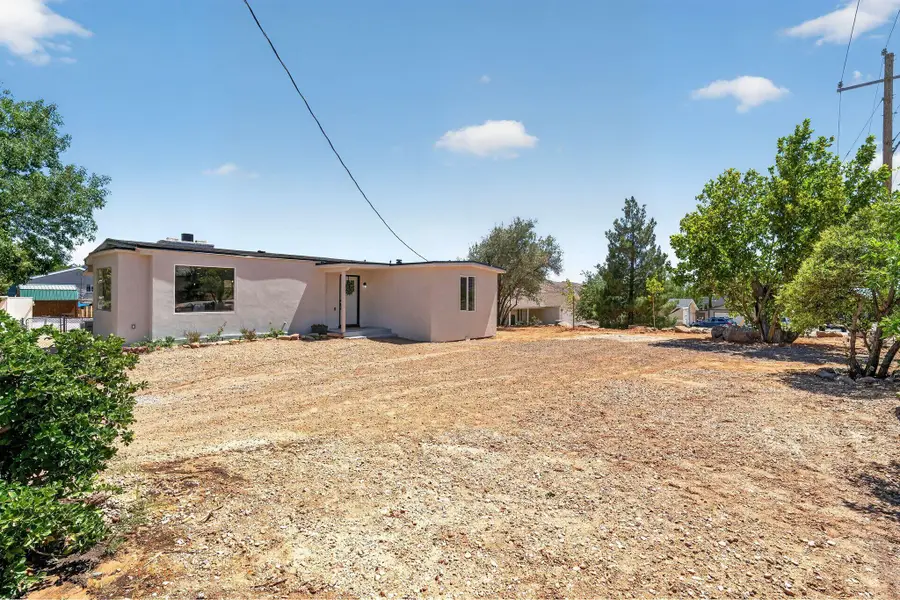 330 N Main St St, Leeds, UT 84746 - #2