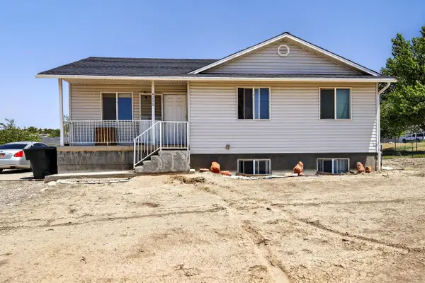 4278/4280 N Wagon Wheel Dr, Enoch, UT 84721
