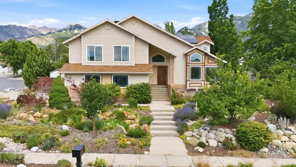 10043 S Granite Crest Ln, Sandy, UT 84092