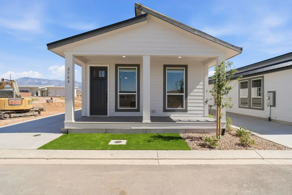 2746 Crest View Ln, Hurricane, UT 84737 - #1