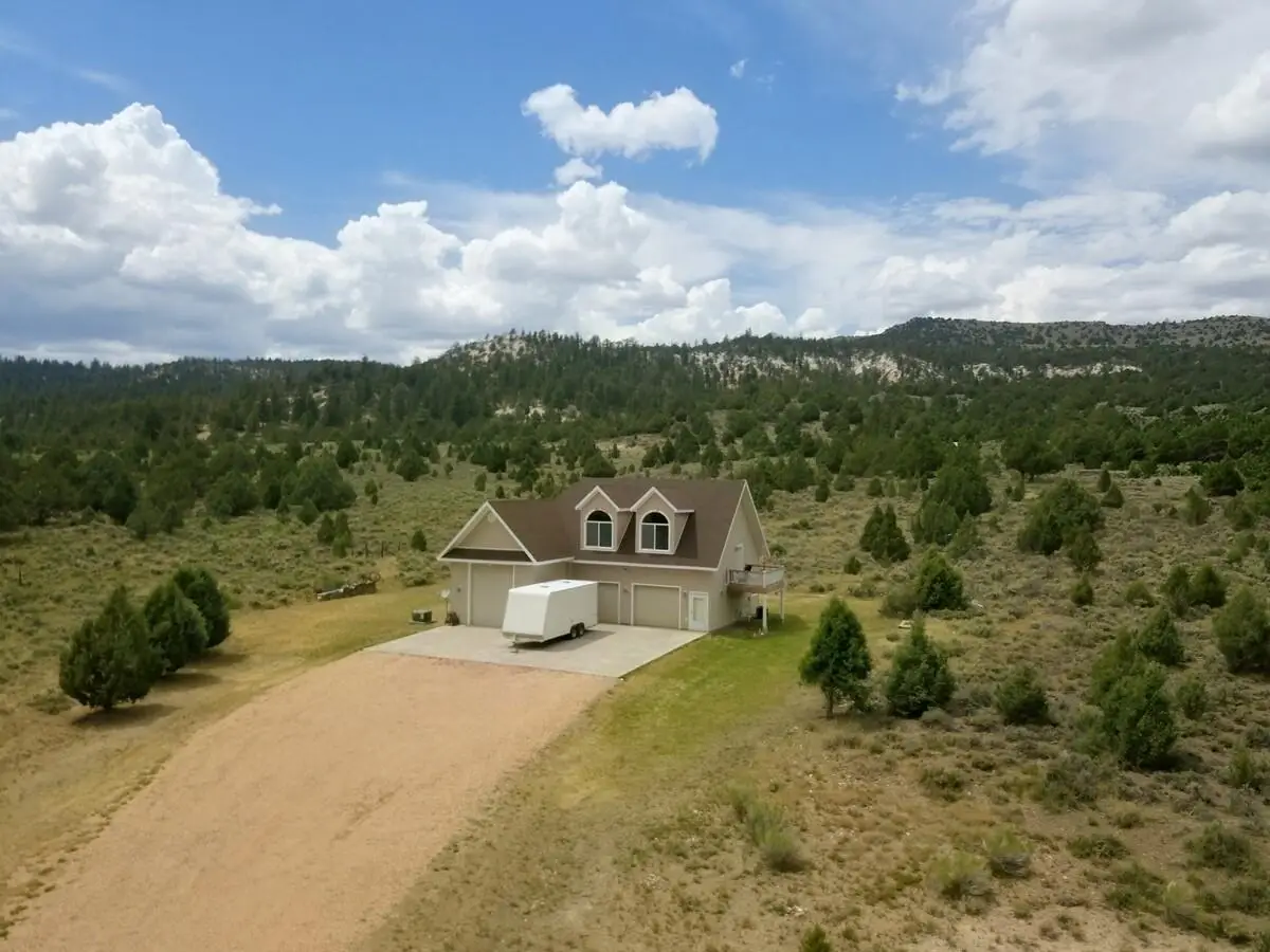 1650 S Mammoth Valley Dr, Hatch, UT 84735 - #1