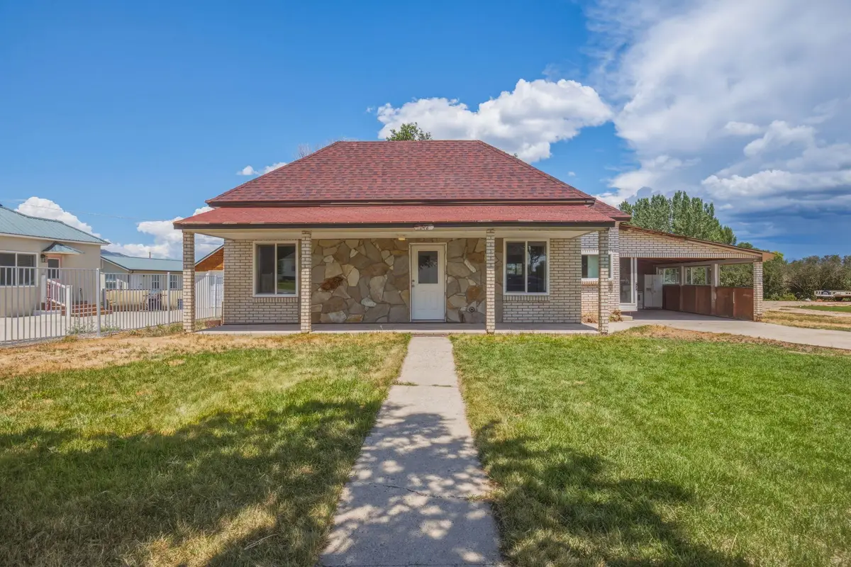142 W 200, Panguitch, UT 84759 - #1