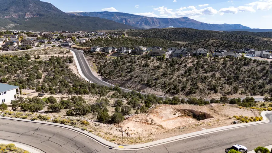 387 S Carmel Ridge Cir, Cedar City, UT 84720 - #3