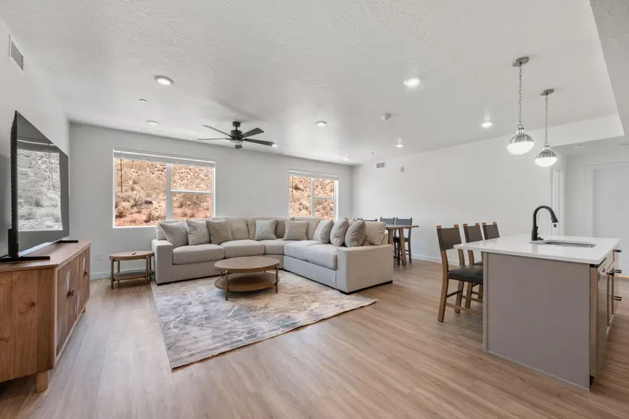 226 N Cliff Side Dr #L200, Hurricane, UT 84737 - #3