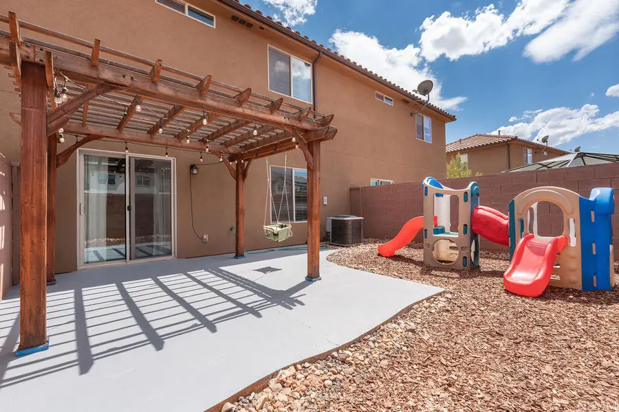2541 Bella Vista Dr, Santa Clara, UT 84765 - #2