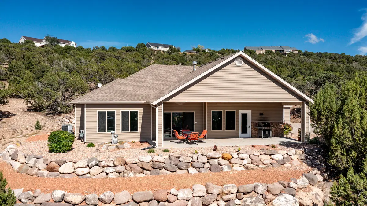1533 S Cedar Bluffs Dr, Cedar City, UT 84720 - #1