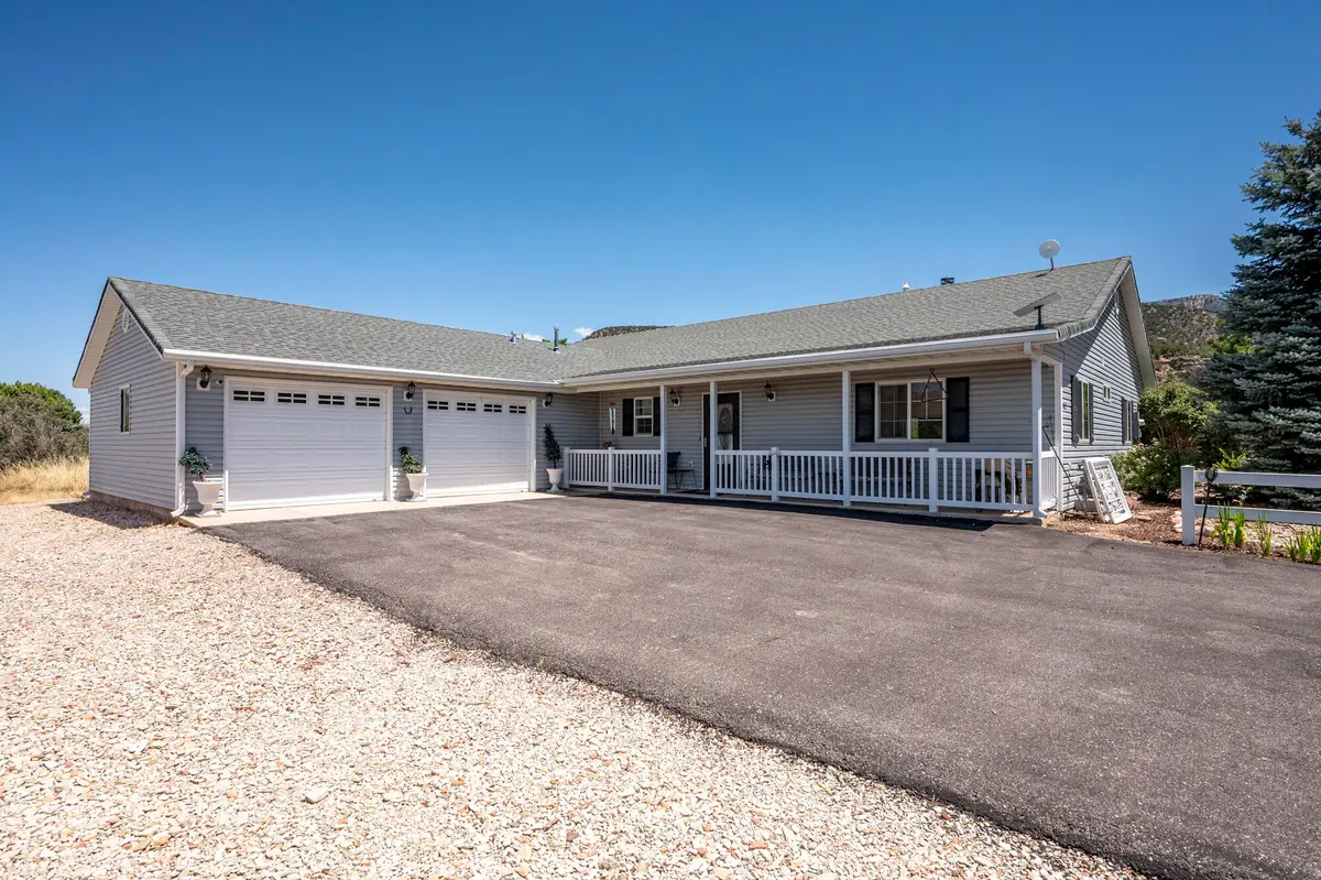 762 Wipishani Ln, New Harmony, UT 84757 - #1
