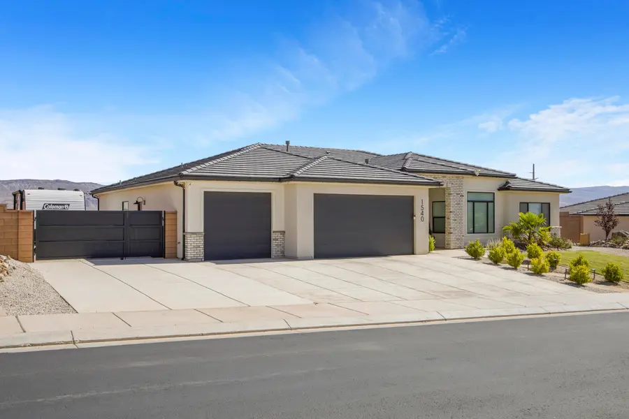 1540 E Honeycomb Dr, Saint George, UT 84790 - #2