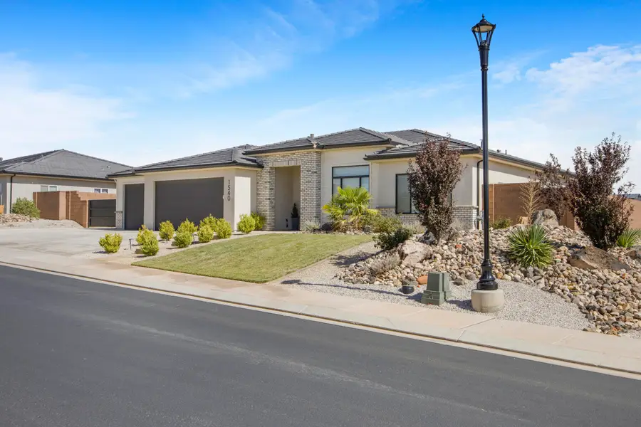 1540 E Honeycomb Dr, Saint George, UT 84790 - #3