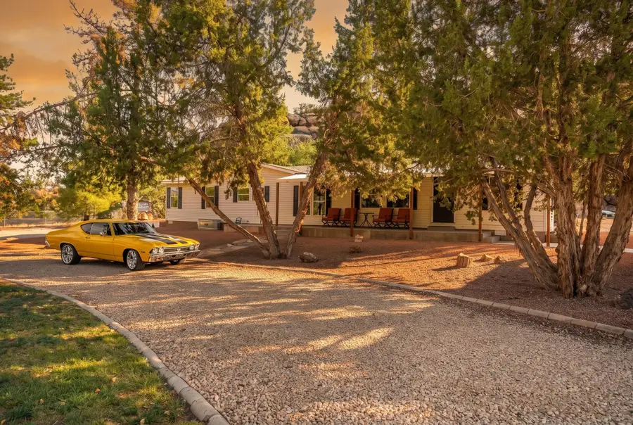 1584 N Rome Way Way, Apple Valley, UT 84737 - #2