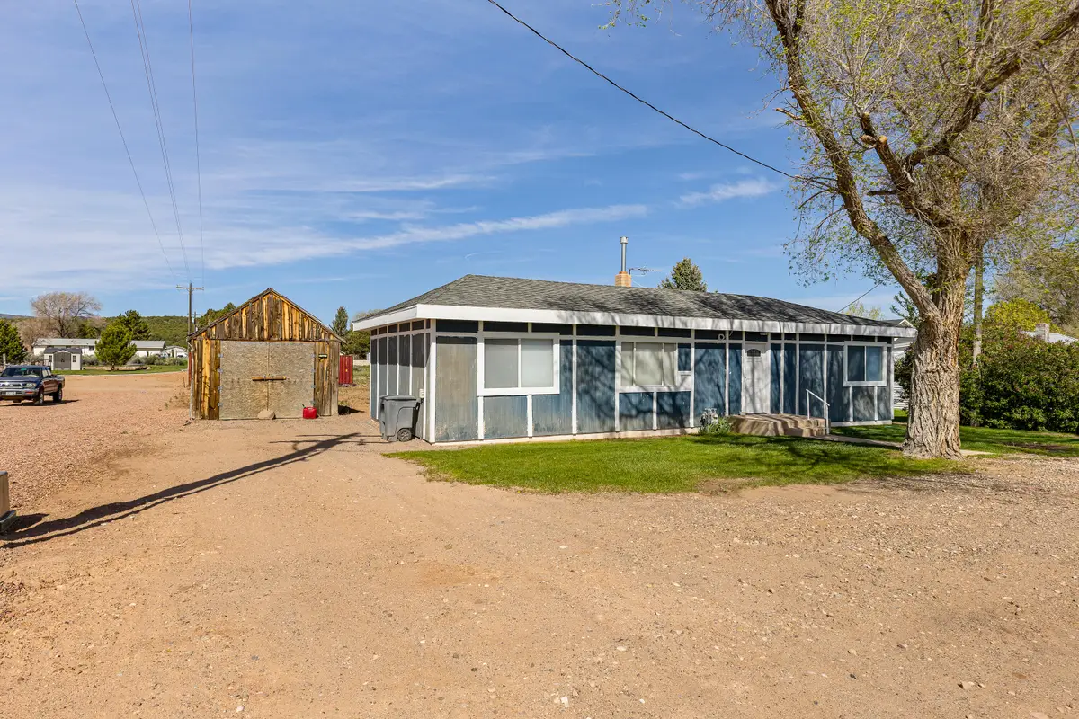 318 S Center St, Enterprise, UT 84725 - #1