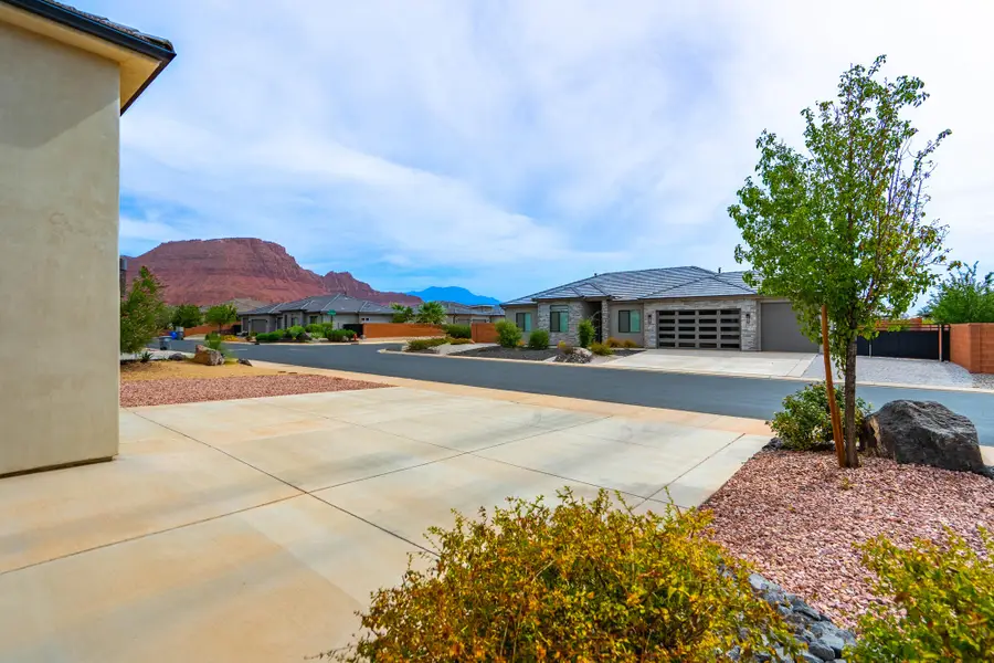 528 S Morning Retreat Dr, Ivins, UT 84738 - #2