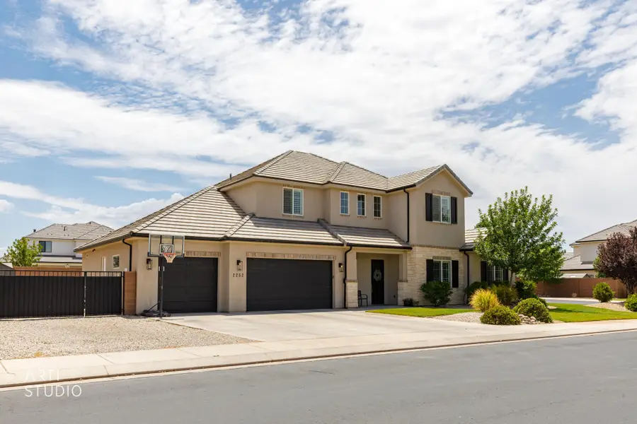 2252 E Fieldstone Cir, Saint George, UT 84790 - #3