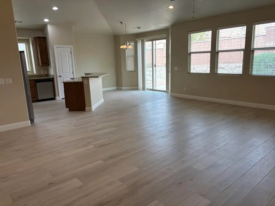 347 E Munich Dr, Saint George, UT 84790 - #3