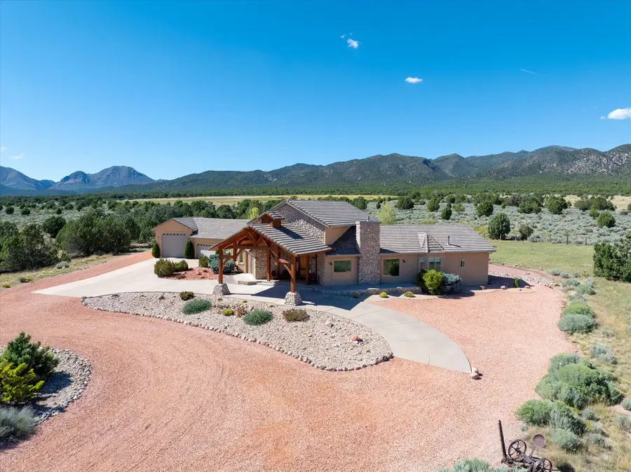 963 E 800, New Harmony, UT 84757 - #2