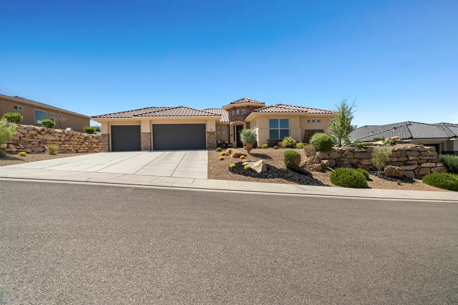 212 S Misurina Dr, Saint George, UT 84770 - #2