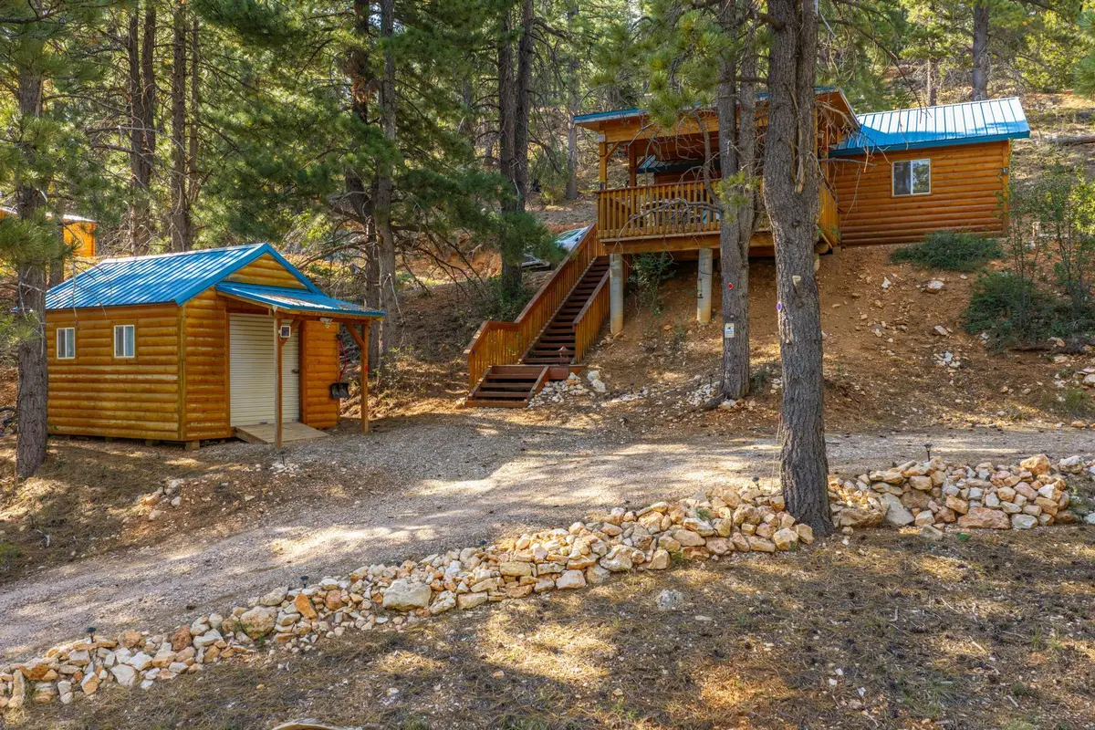 2225 E Sidehill Dr, Duck Creek Village, UT 84762 - #1