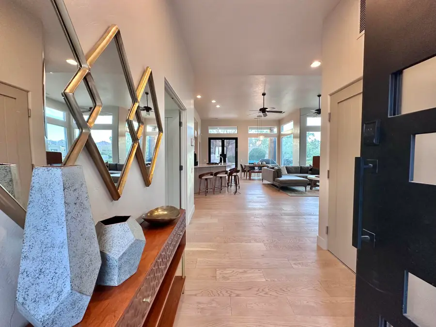 8 Basalt Cir, Santa Clara, UT 84765 - #3