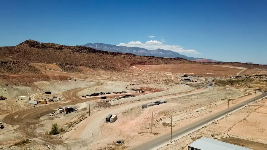 105 N Landfill Rd, Washington, UT 84780 - #3