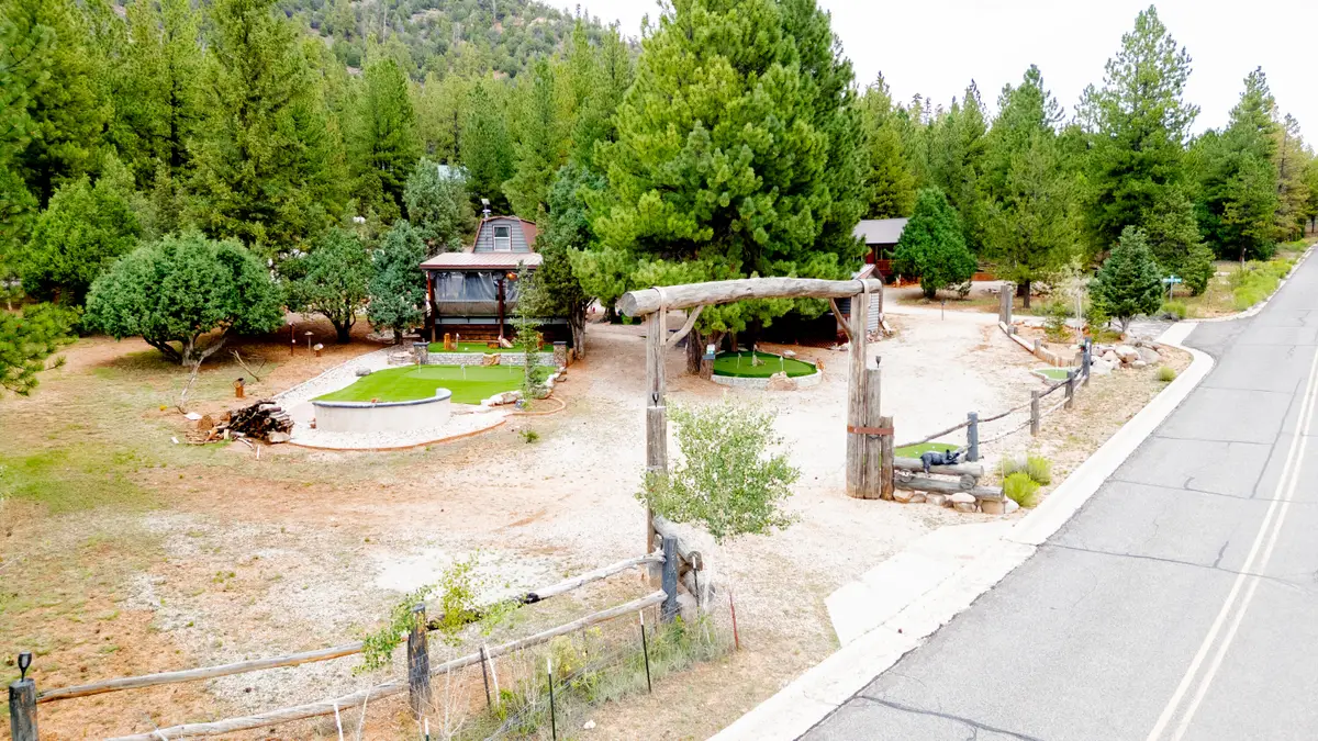 893 E Aspen Meadow Dr, Hatch, UT 84735 - #1