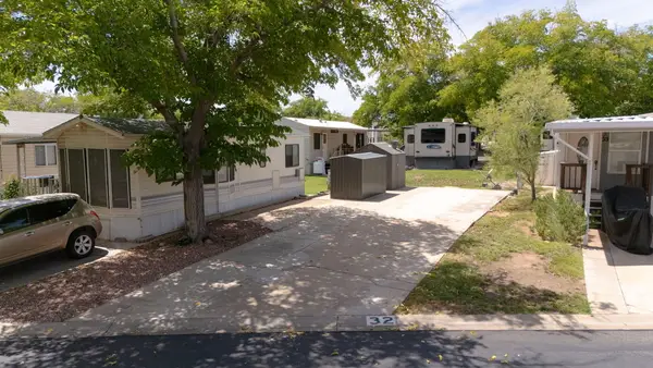 1150 W Red Hills Parkway #32, Washington, UT 84780
