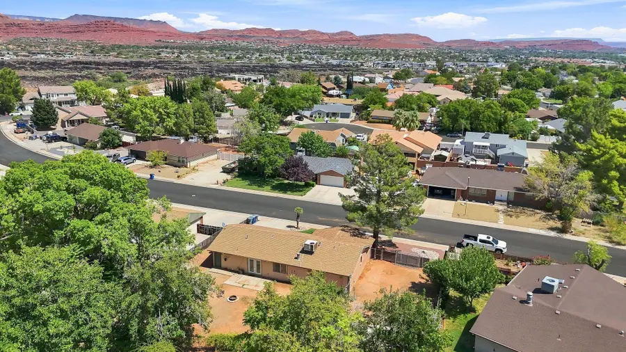 1667 Southhill Dr, Santa Clara, UT 84765 - #3