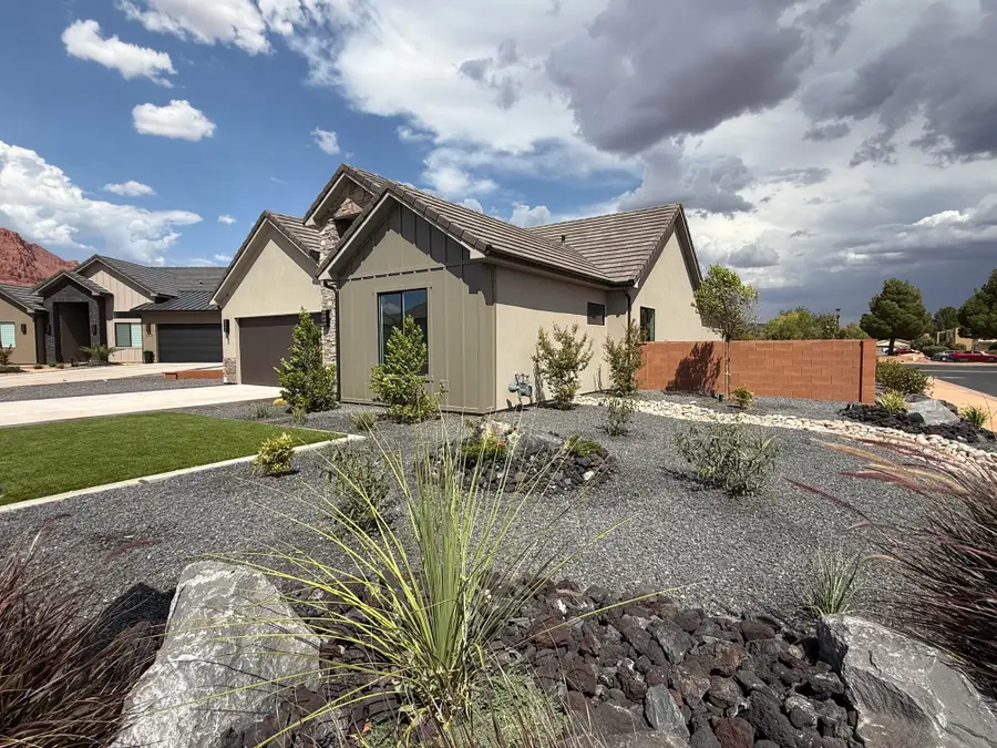 565 S Harmony Cir, Ivins, UT 84738 - #2