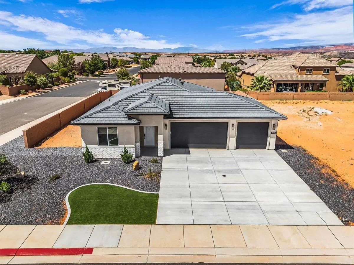 2562 S 3870, Hurricane, UT 84737 - #1