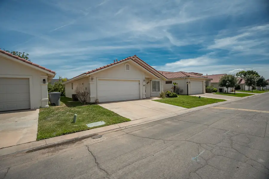 2050 W Canyon Dr #207, Saint George, UT 84770 - #3