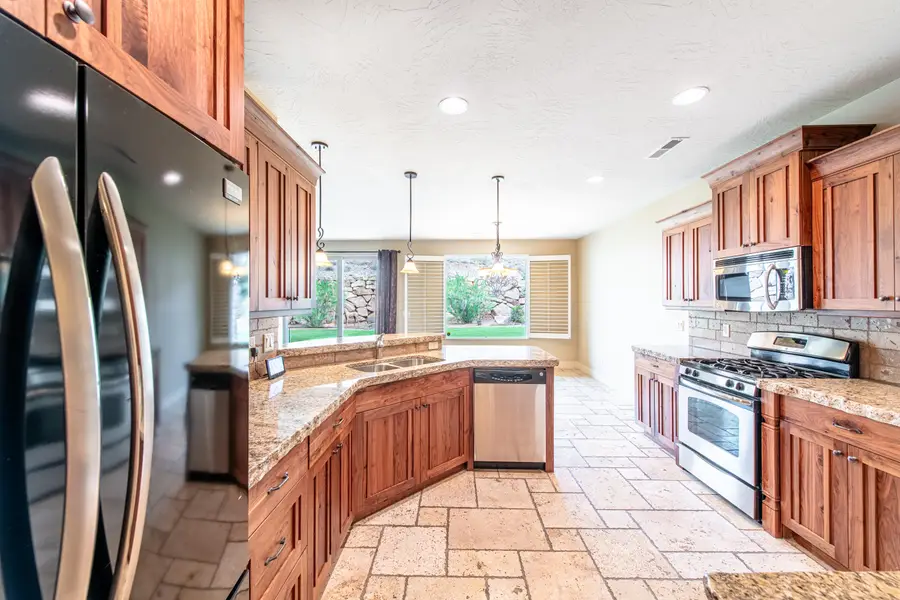 2745 E Rasmussen Dr, Saint George, UT 84790 - #3
