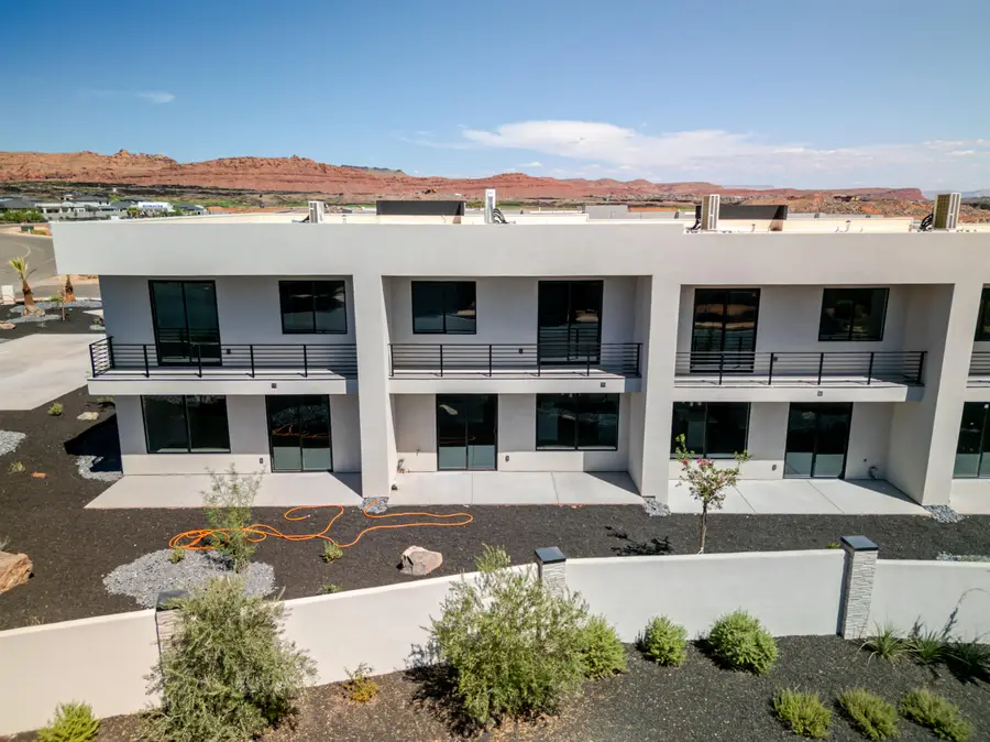 2590 Cougar Trail #1, Santa Clara, UT 84765 - #2