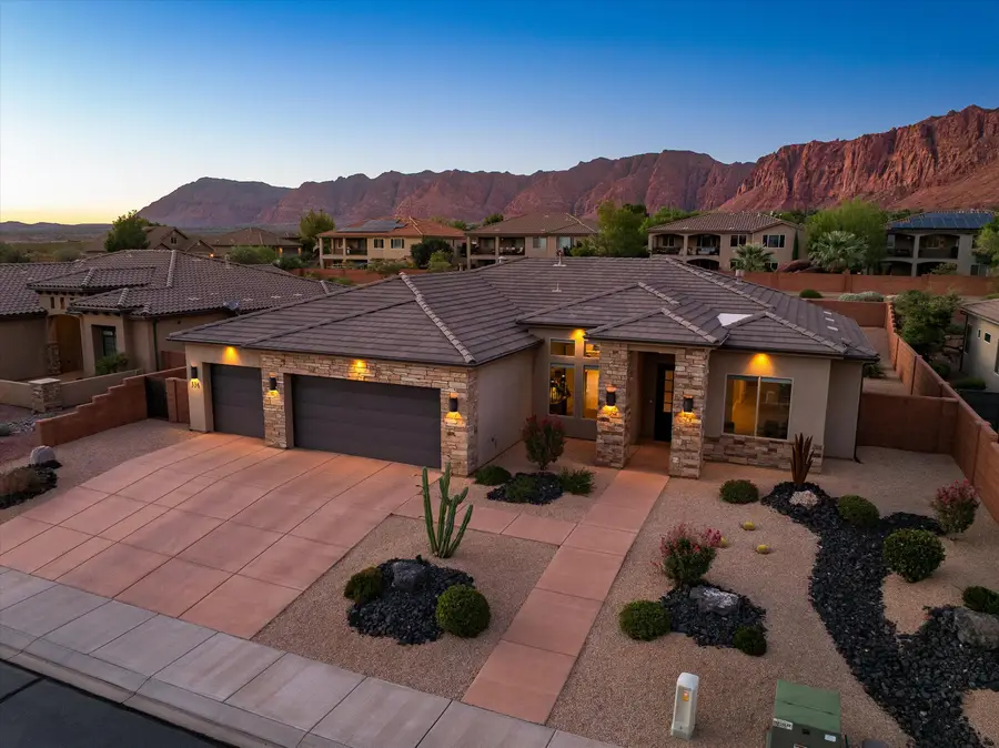 336 W Redstone Ct, Ivins, UT 84738 - #3