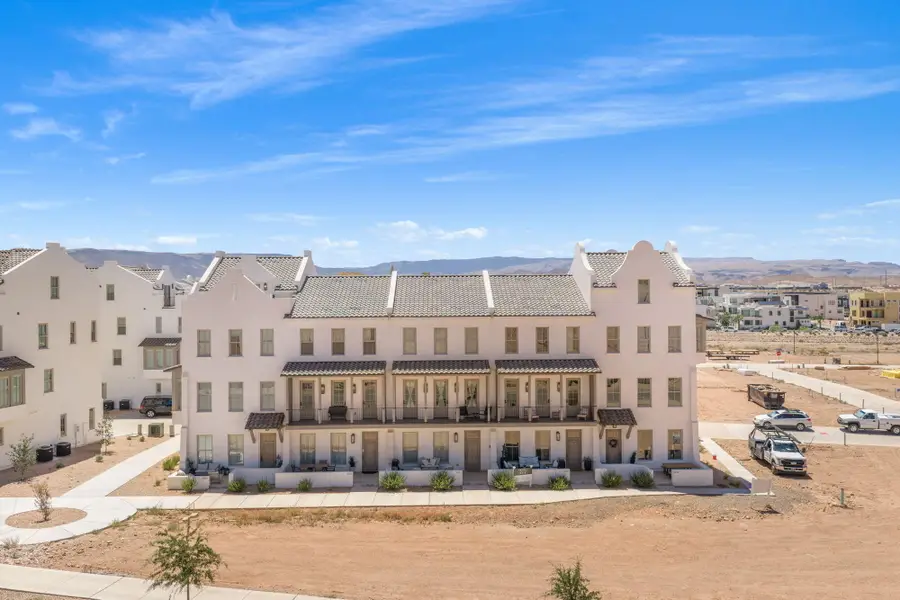 716 W Vista Sur Ln #18, Saint George, UT 84790 - #2